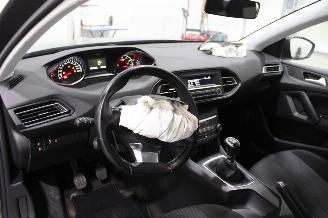Peugeot 308  picture 10