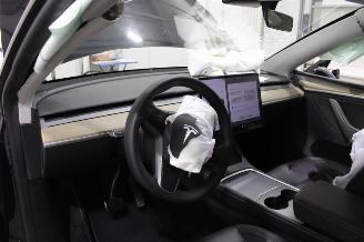Tesla Model Y  picture 10