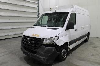 krockskadad bil bedrijf Mercedes eSprinter  2022/6