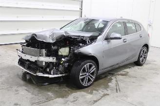 skadebil auto BMW 1-serie 118 2023/12