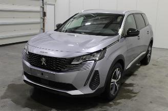 krockskadad bil auto Peugeot 5008  2024/4