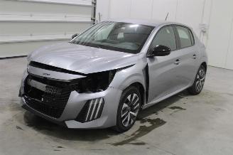skadebil auto Peugeot 208  2024/10