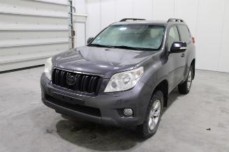 damaged passenger cars Toyota Landcruiser Land Cruiser 2012/9