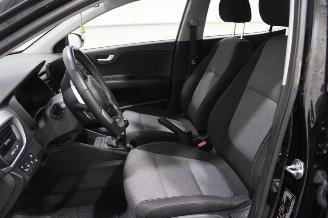 Kia Stonic  picture 11