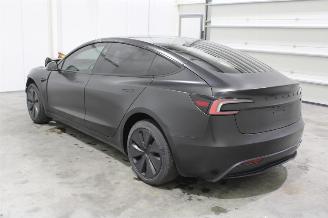Tesla Model 3  picture 4