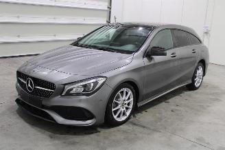 krockskadad bil auto Mercedes Cla-klasse CLA 200 2020/3
