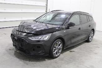 damaged passenger cars Ford Focus  2024/12