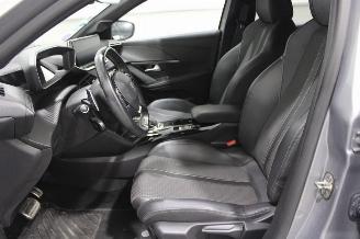 Peugeot 208  picture 10