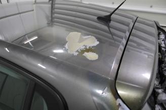 Peugeot 208  picture 8