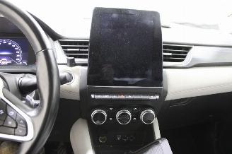 Renault Captur  picture 13