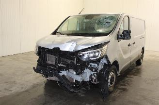 krockskadad bil auto Renault Trafic  2023/7