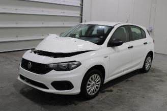 Vrakbiler auto Fiat Tipo  2020/3