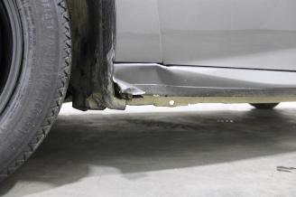 Peugeot 208  picture 8