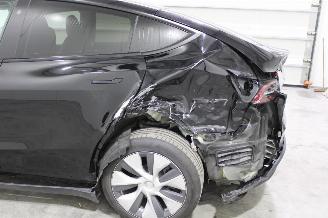 Tesla Model Y  picture 5
