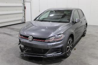 Damaged car Volkswagen Golf  2019/5