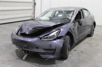 uszkodzony samochody osobowe Tesla Model 3  2023/5