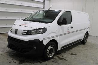 krockskadad bil auto Peugeot Expert  2024/11