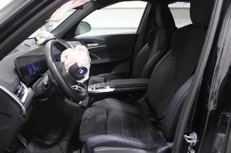 BMW iX1  picture 11