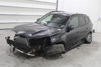 krockskadad bil auto BMW iX1  2024/7