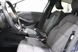 Renault Clio  picture 11