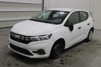 krockskadad bil auto Dacia Sandero  2023/6