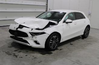 krockskadad bil auto Mercedes A-klasse A 180 2023/12