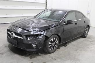 krockskadad bil auto Mercedes A-klasse A 180 2022/8
