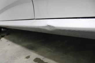 Peugeot 208  picture 18