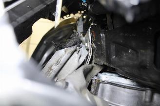 Peugeot 208  picture 17