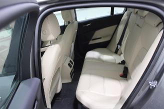 Jaguar XE  picture 13