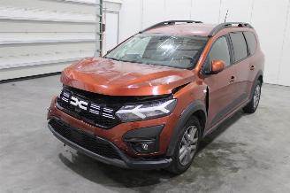 krockskadad bil auto Dacia Jogger  2023/5