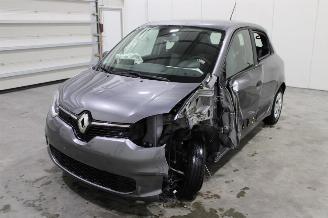 damaged passenger cars Renault Twingo  2024/5