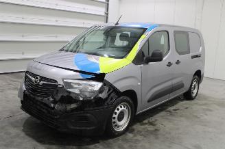 krockskadad bil auto Opel Combo  2021/11