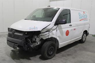skadebil auto Volkswagen Transporter T6 2024/7