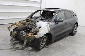 disassembly passenger cars Porsche Macan  2018/9