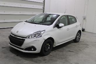 krockskadad bil auto Peugeot 208  2019/12