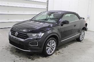 krockskadad bil auto Volkswagen T-Roc  2021/4