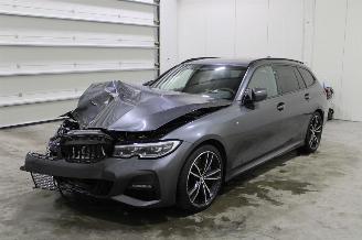 krockskadad bil auto BMW 3-serie 330 2020/12