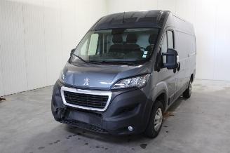 damaged passenger cars Peugeot Boxer  2022/5