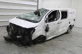 Vrakbiler auto Peugeot Expert  2024/2