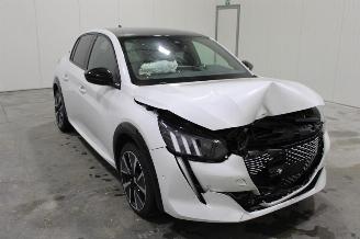 Peugeot 208  picture 2