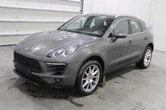 Purkuautot passenger cars Porsche Macan  2015/9