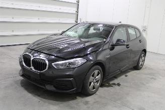 Vrakbiler auto BMW 1-serie 116 2022/11