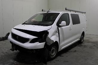 krockskadad bil auto Peugeot Expert  2021/9