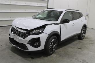 krockskadad bil auto Peugeot 2008  2024/11