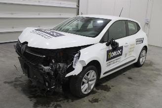 skadebil auto Renault Clio  2024/6