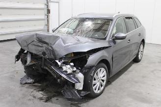 Uttjänta bilar auto Skoda Octavia  2023/8