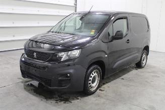 krockskadad bil auto Peugeot Partner  2021/12