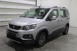 uszkodzony samochody osobowe Peugeot Rifter  2018/8