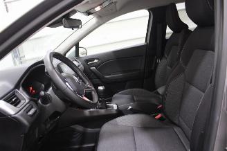 Renault Captur  picture 11